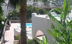 Laguna Apartments